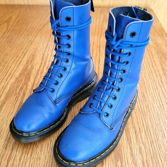 Made in England Doc Marten boot. - Picture 2 of 8